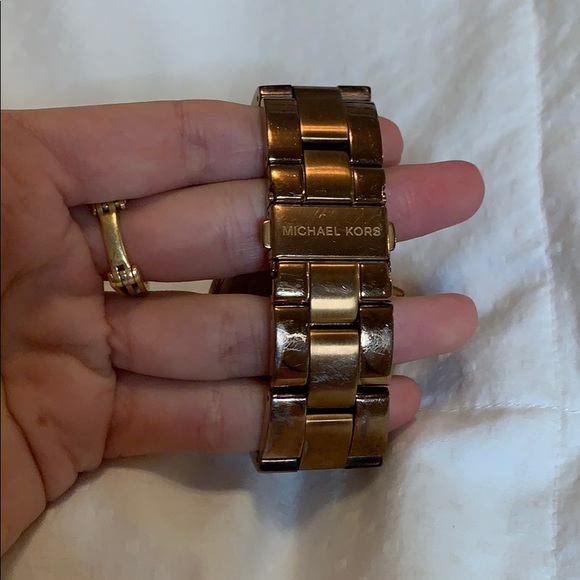 Michael Kors- RARE Limited Edition Rose Gold - Picture 2 of 8